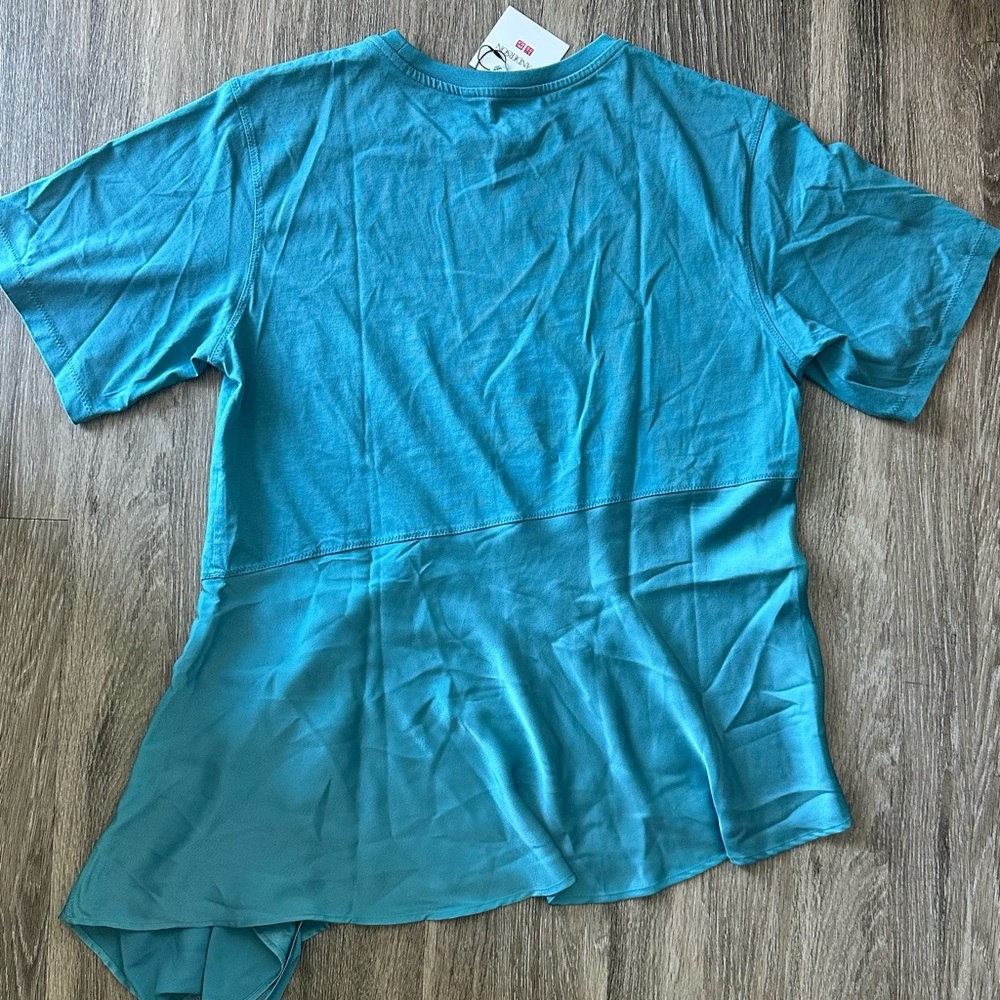 JW Anderson Uniqlo Flared Hem Asymmetrical Short Sleeve T-Shirt Top Large NWT - Picture 3 of 7